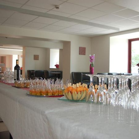 Gite Du Haut Cantal - Appartements Meubles Avec Kitchenette Et Chambres Sans Kitchenette Condat  Exterior foto