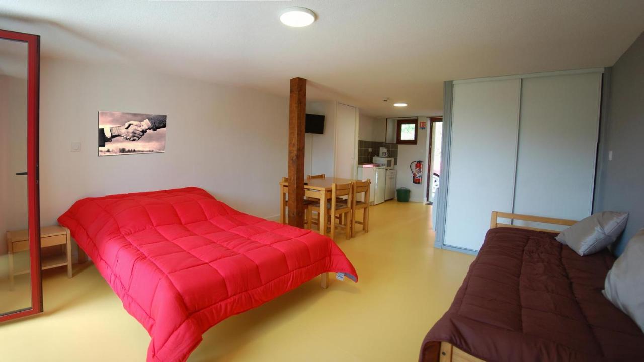 Gite Du Haut Cantal - Appartements Meubles Avec Kitchenette Et Chambres Sans Kitchenette Condat  Exterior foto