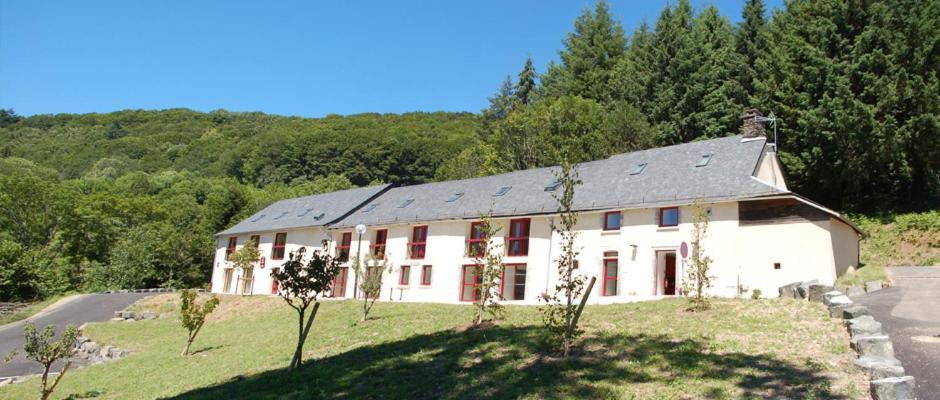 Gite Du Haut Cantal - Appartements Meubles Avec Kitchenette Et Chambres Sans Kitchenette Condat  Exterior foto
